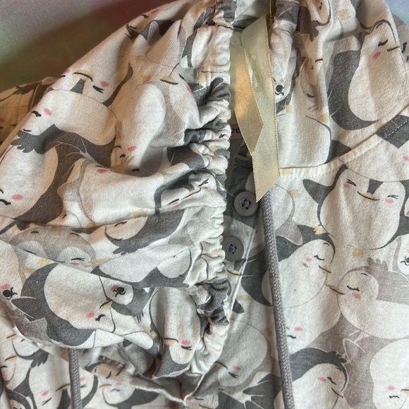 La Vie En Rose Grey Penguin Long-Sleeved Hooded Pyjama Nightshirt Size Medium - Picture 6 of 7